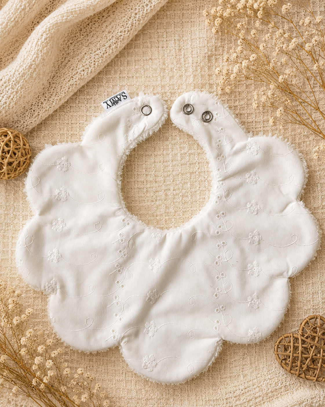 Scallop smekke | Broderte blomster